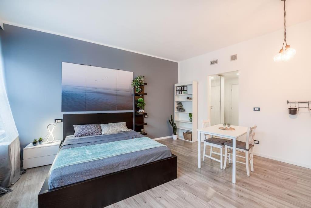 2 Minutes From Station-exclusive Open Space Apartment *